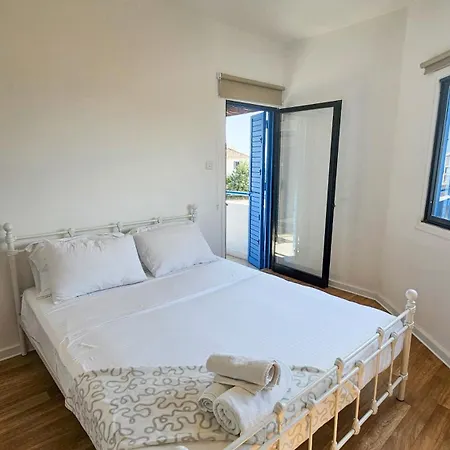Beachside Hideaway Apartment, 200m To The Havana Apartment