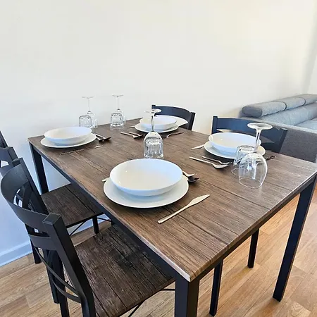 Beachside Hideaway Apartment, 200m To The Havana