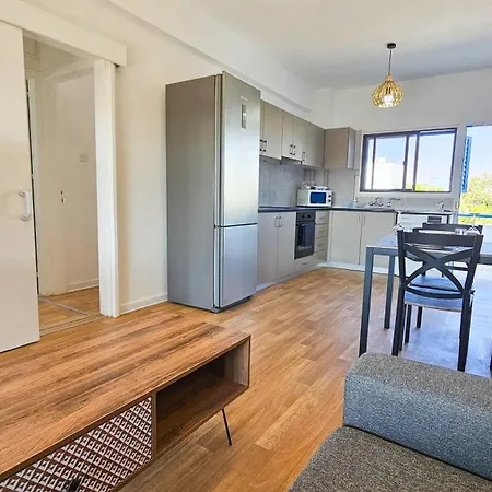 Beachside Hideaway Apartment, 200m To The Havana Apartment Pyla