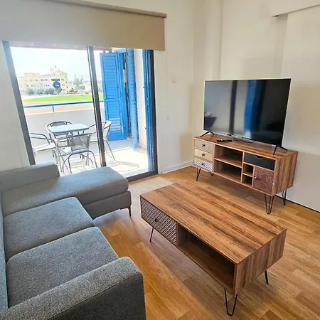 Beachside Hideaway Apartment, 200m To The Havana Apartment