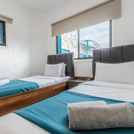 Beachside Hideaway Apartment, 200m To The Havana 公寓 *