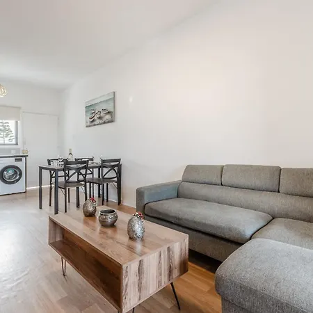 Beachside Hideaway Apartment, 200m To The Havana