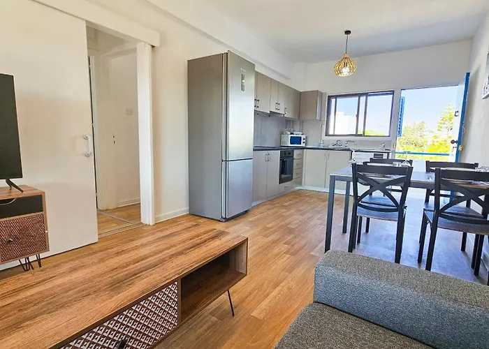 Beachside Hideaway Apartment, 200m To The Havana Apartment Pyla